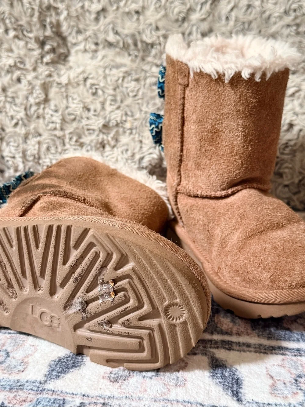 🤎 UGG Kids Bailey Bow Boots – Chestnut – Size Toddler 9 💙
